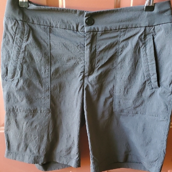 Athleta Black  Women Shorts Quick Dry 95 Nylon 5 Spandex Size 8 - Picture 1 of 8